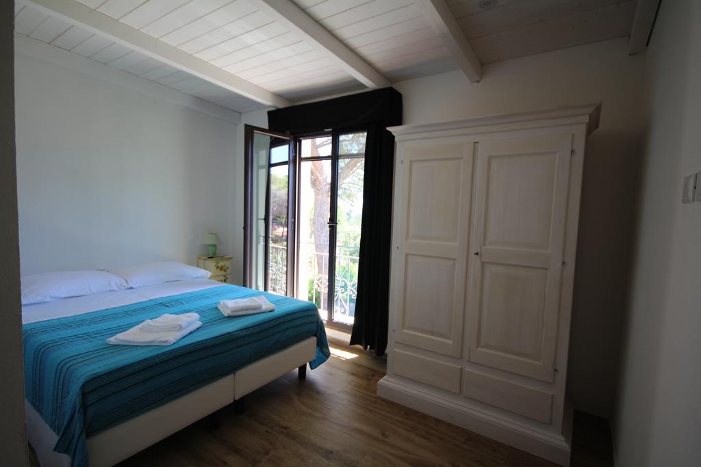 Villa La Conchiglia Rooms Cala Liberotto Exterior foto